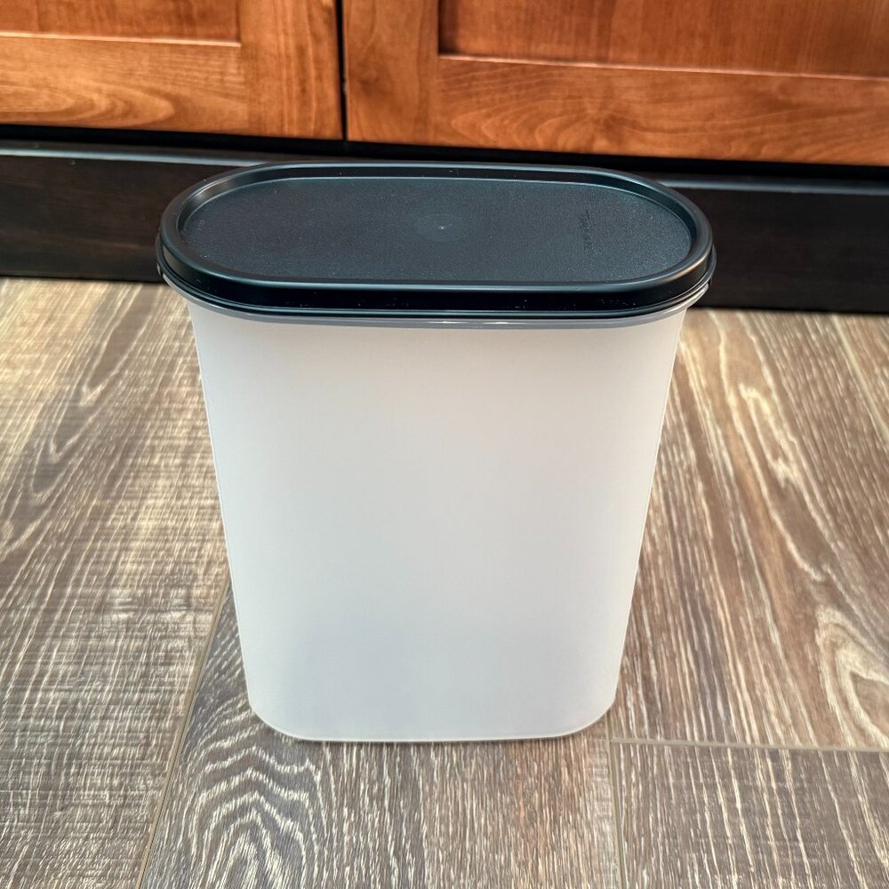 Tupperware Modular Mate Oval Keeper with Lid